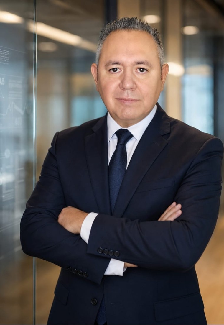Miguel García — Contador y Abogado Fiscalista